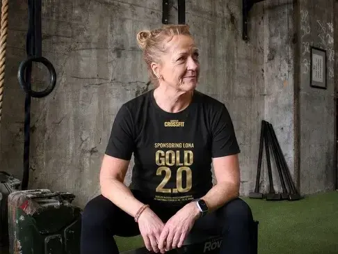 Lona support t-shirt